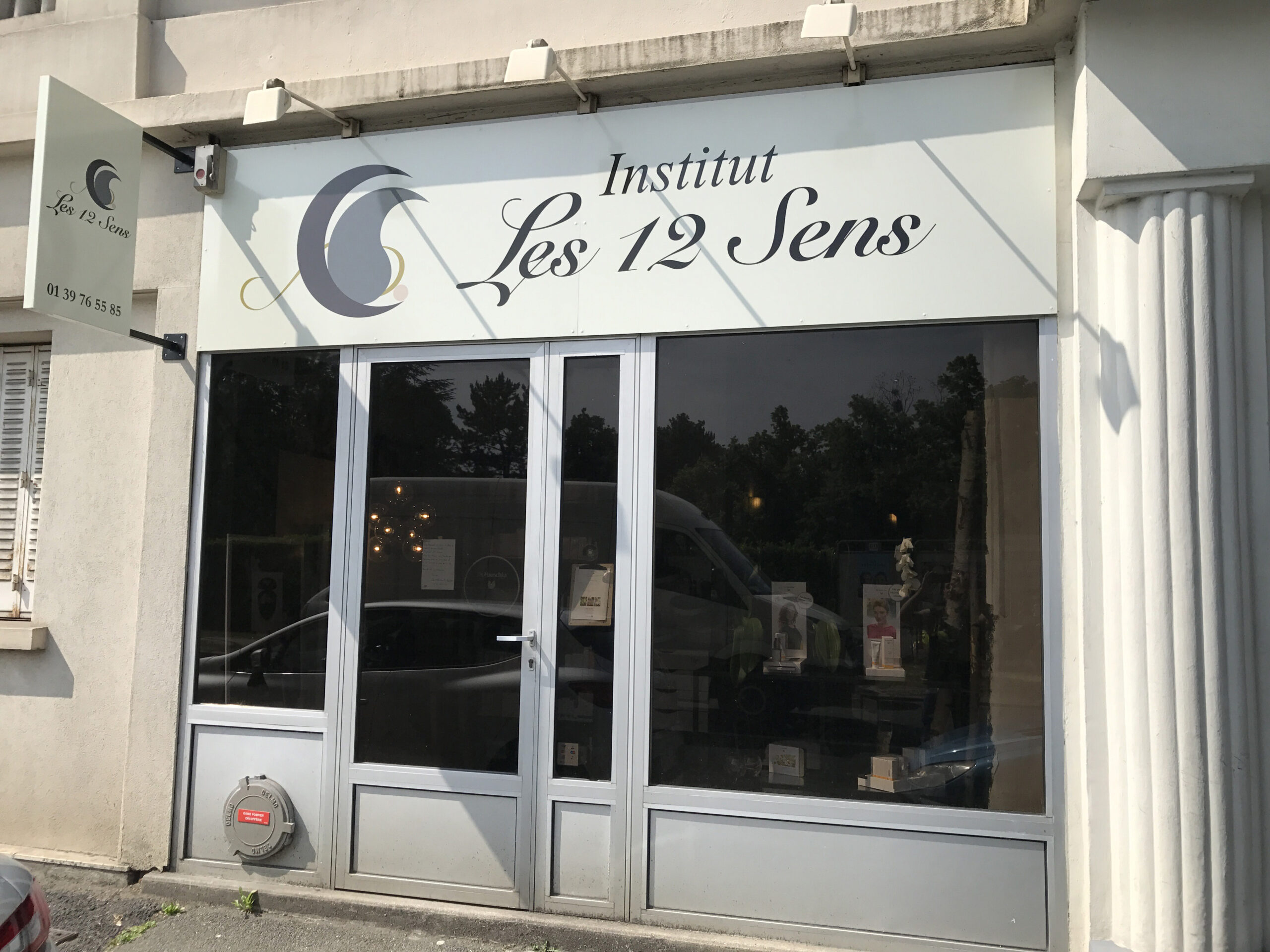 Enseigne et drapeau DIBONDInstitut les douze sens