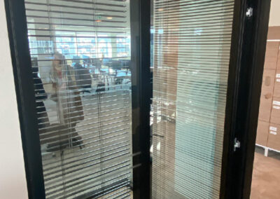 Pose de stores vénitiens